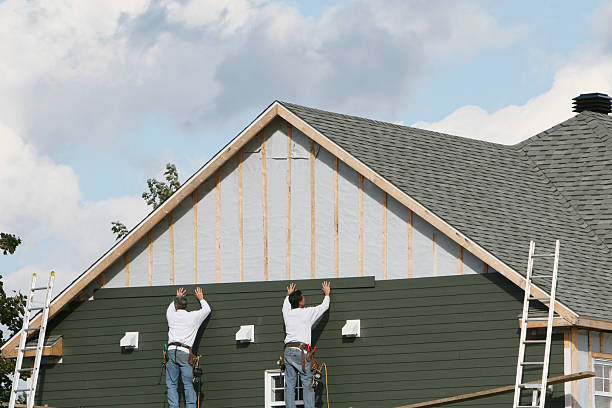 Professional Siding Installation technician working in New London, CT